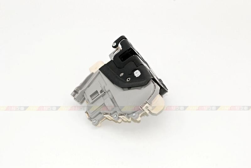 Audi Q3 Q5 Q7 A3 8V Q2 A1 A6 C7 A7 A4 B8 B8.5 B9 A5 A8 後門 六角鎖 門鎖 全新