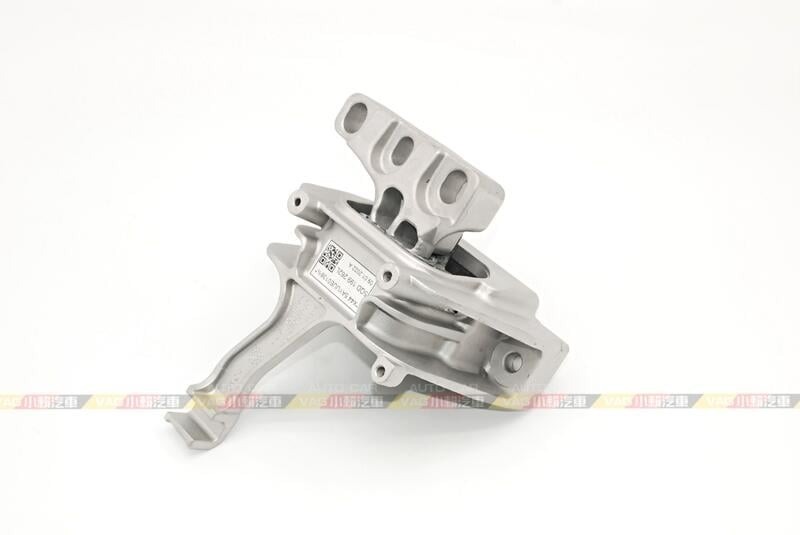 A3 8V Q2 Q3 右 引擎腳 全新