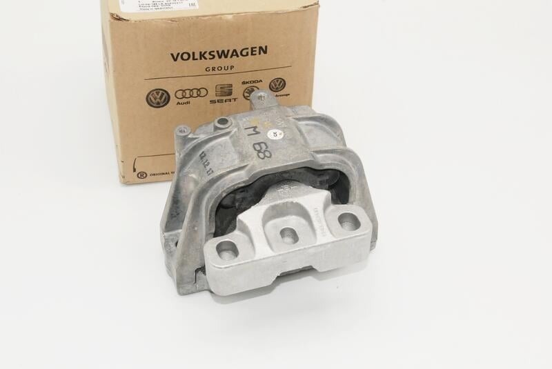 A3 8P TT Superb 3.2/3.6 引擎腳 右邊 正廠 全新
