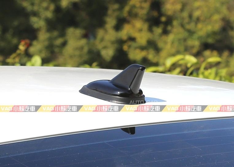 (VAG小賴汽車) 鯊魚鰭 裝飾 天線 鋼琴烤漆 全新